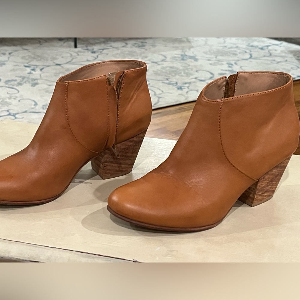 Fortress of Inca booties, tan, 39